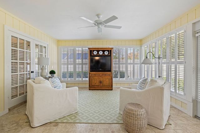 810 Fox Trail SW, Vero Beach, FL 32962