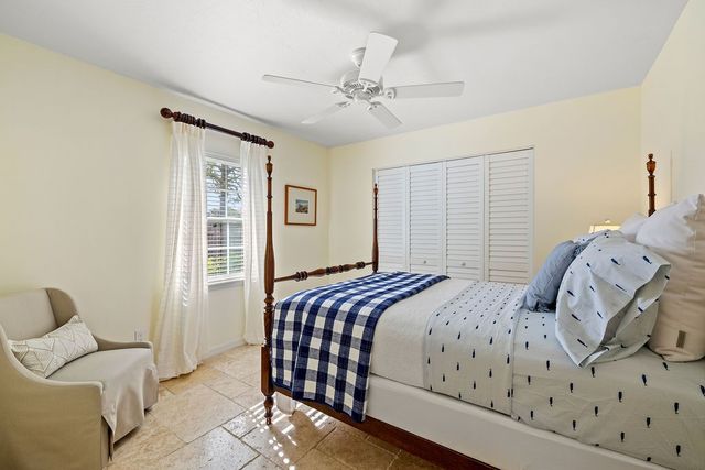 810 Fox Trail SW, Vero Beach, FL 32962