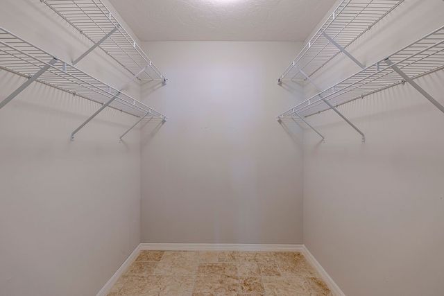 810 Fox Trail SW, Vero Beach, FL 32962