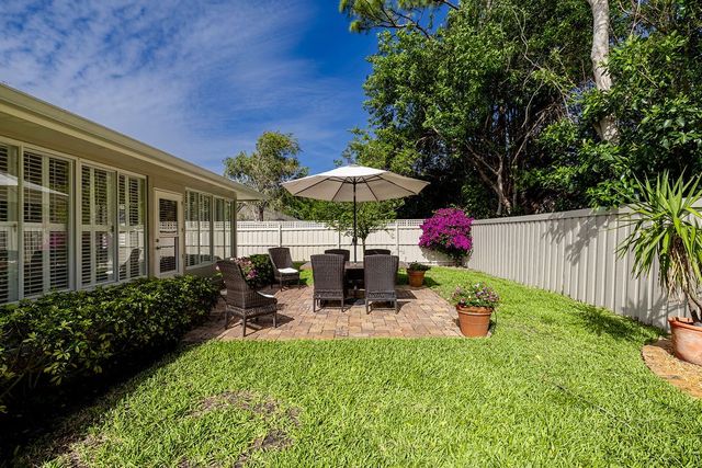 810 Fox Trail SW, Vero Beach, FL 32962