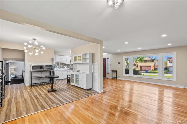 18847 May Avenue, Homewood, IL 60430