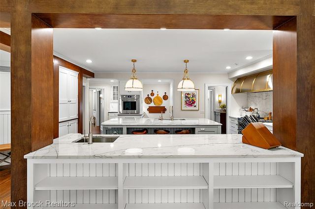 590 Haverhill Road, Bloomfield Hills, MI 48304