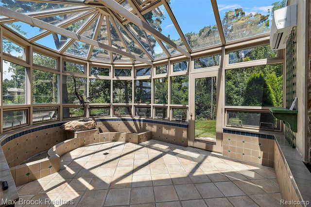 590 Haverhill Road, Bloomfield Hills, MI 48304