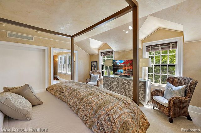 590 Haverhill Road, Bloomfield Hills, MI 48304