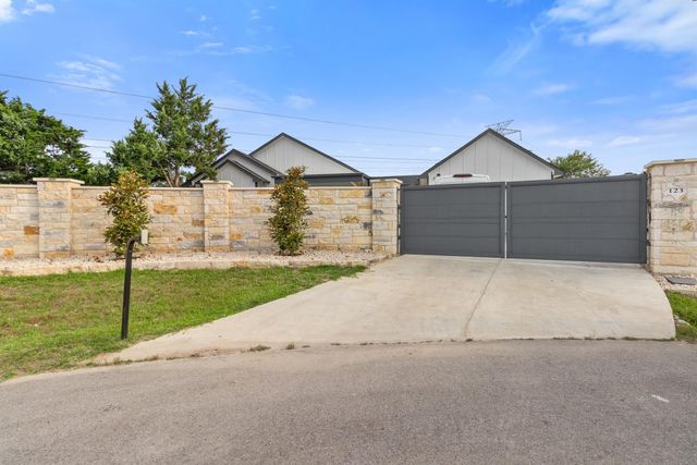 123 Zacate ST, Elgin, TX 78621
