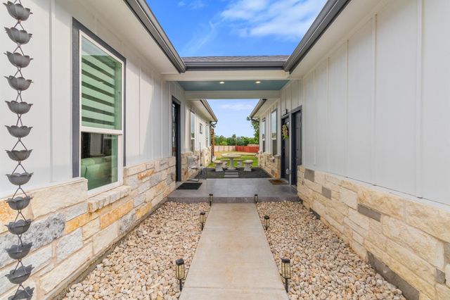 123 Zacate ST, Elgin, TX 78621
