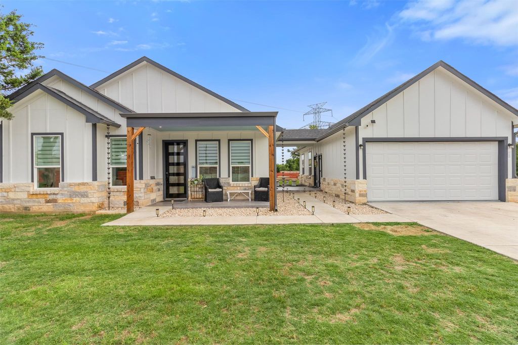 123 Zacate ST, Elgin, TX 78621