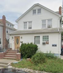 105-11 193rd Street 2nd FL, Saint Albans, NY 11412