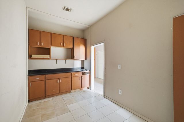 3636 Saint Louis Avenue, Fort Worth, TX 76110