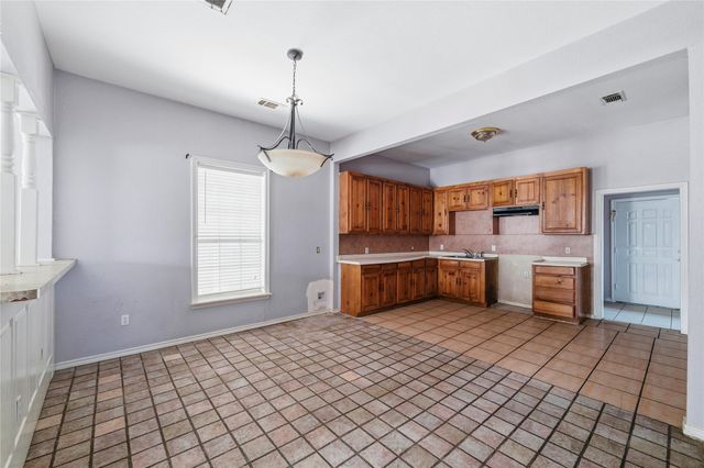 3636 Saint Louis Avenue, Fort Worth, TX 76110