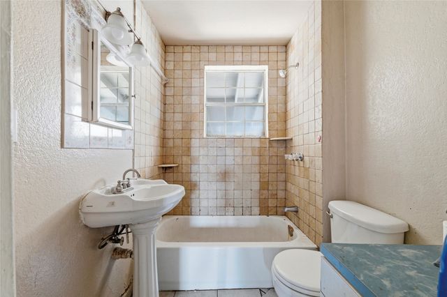 3636 Saint Louis Avenue, Fort Worth, TX 76110