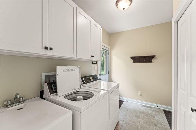 454 Shirley Ann Drive, Centerville, OH 45458
