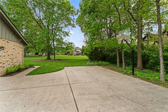 454 Shirley Ann Drive, Centerville, OH 45458