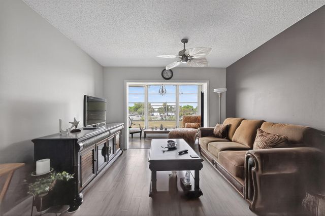 8051 N Sunrise Lakes Drive N 307, Sunrise, FL 33322