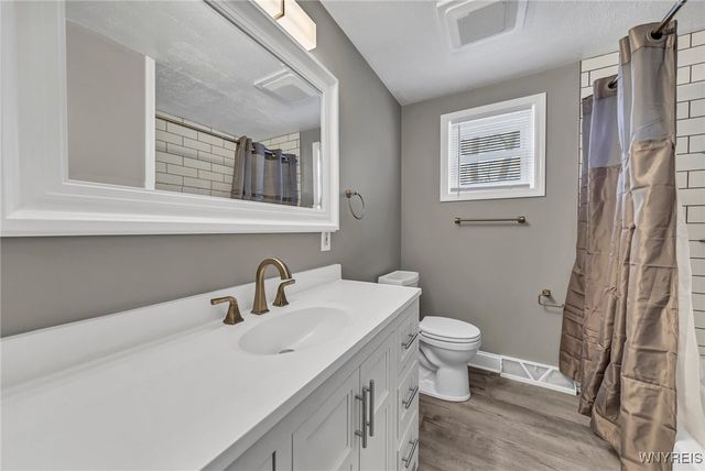 9 Floreis Court, Cheektowaga, NY 14225