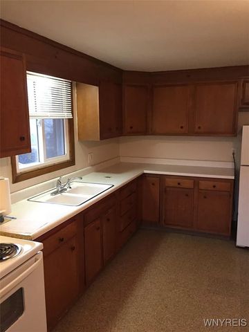 9 Floreis Court, Cheektowaga, NY 14225