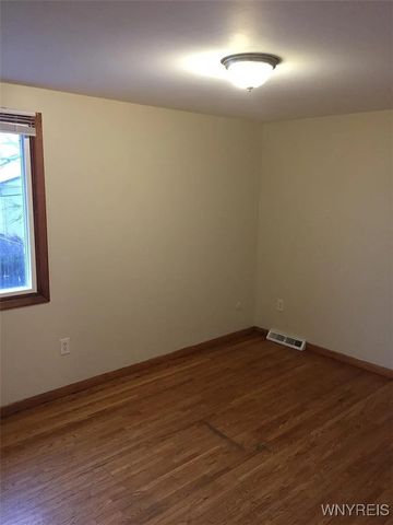 9 Floreis Court, Cheektowaga, NY 14225