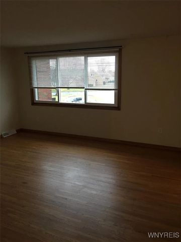 9 Floreis Court, Cheektowaga, NY 14225