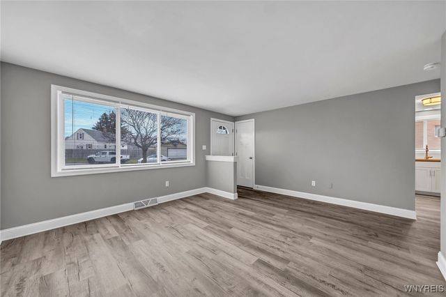 9 Floreis Court, Cheektowaga, NY 14225