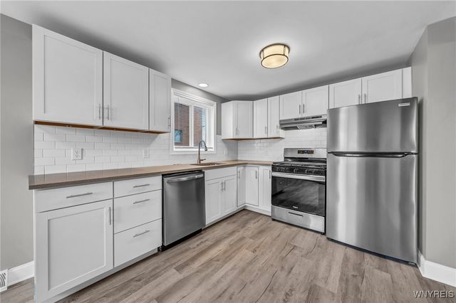 9 Floreis Court, Cheektowaga, NY 14225