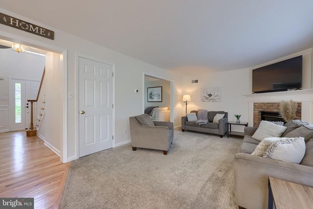 2462 CARRIAGE DR, Lancaster, PA 17601