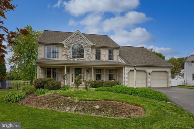 2462 CARRIAGE DR, Lancaster, PA 17601