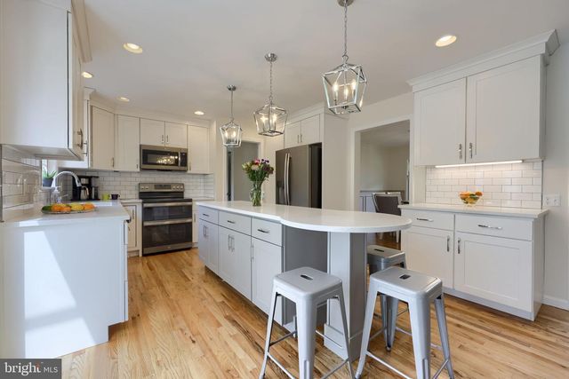 2462 CARRIAGE DR, Lancaster, PA 17601
