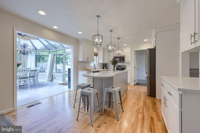 2462 CARRIAGE DR, Lancaster, PA 17601