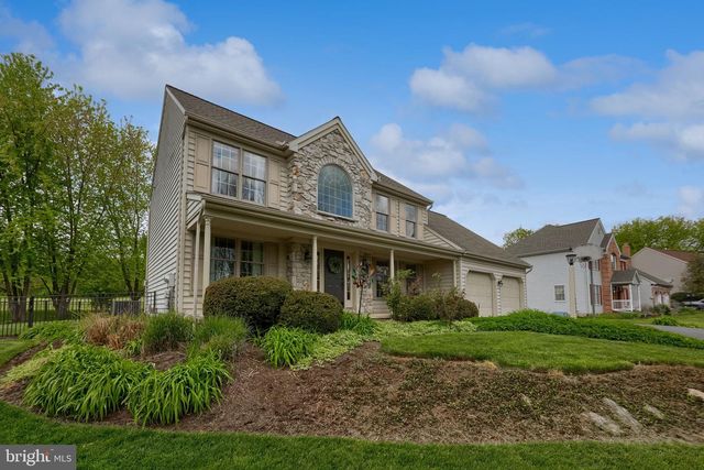 2462 CARRIAGE DR, Lancaster, PA 17601