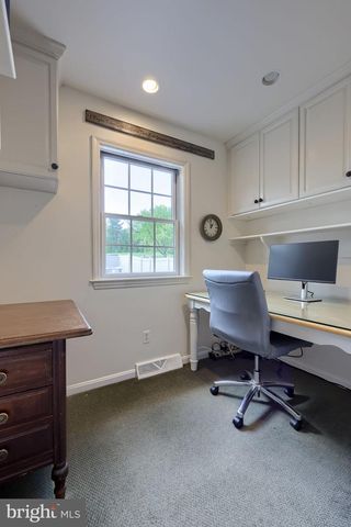 2462 CARRIAGE DR, Lancaster, PA 17601