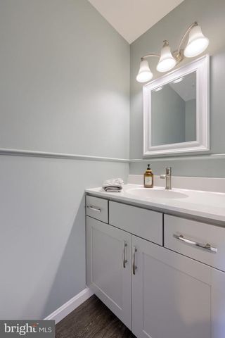2462 CARRIAGE DR, Lancaster, PA 17601