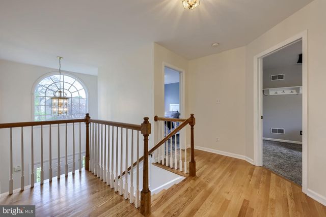 2462 CARRIAGE DR, Lancaster, PA 17601