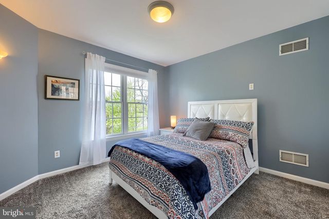 2462 CARRIAGE DR, Lancaster, PA 17601