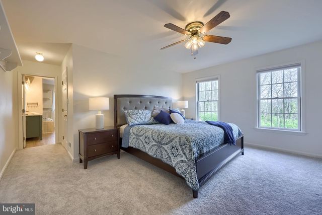 2462 CARRIAGE DR, Lancaster, PA 17601