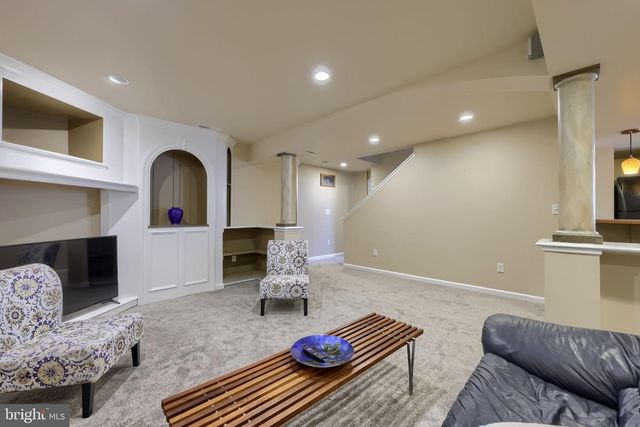 2462 CARRIAGE DR, Lancaster, PA 17601