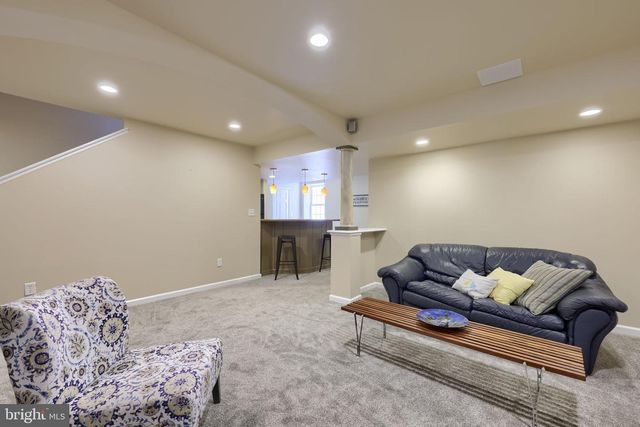 2462 CARRIAGE DR, Lancaster, PA 17601