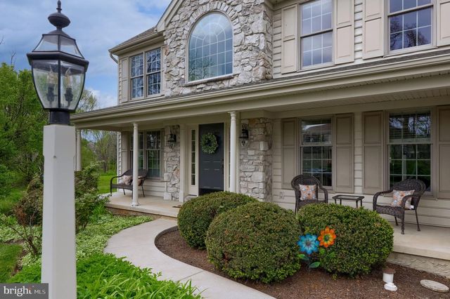 2462 CARRIAGE DR, Lancaster, PA 17601