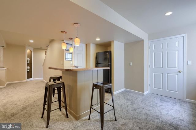 2462 CARRIAGE DR, Lancaster, PA 17601