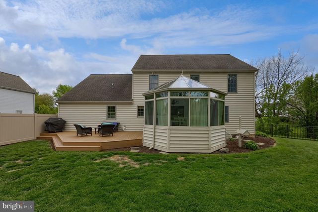 2462 CARRIAGE DR, Lancaster, PA 17601