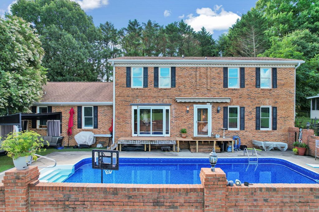 2818 Harris Circle, NW, Cleveland, TN 37312