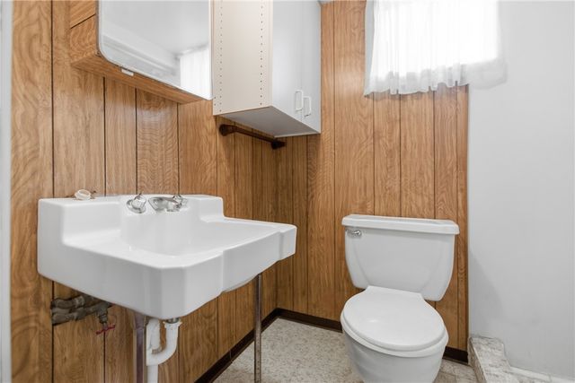 1429 Romano Dr, Bridgeville, PA 15017