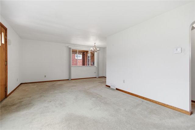 1429 Romano Dr, Bridgeville, PA 15017