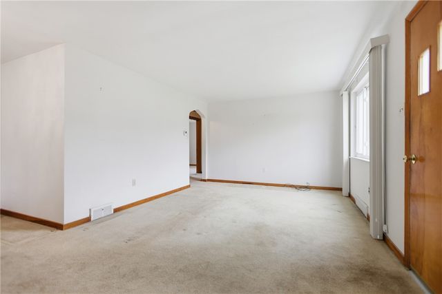 1429 Romano Dr, Bridgeville, PA 15017