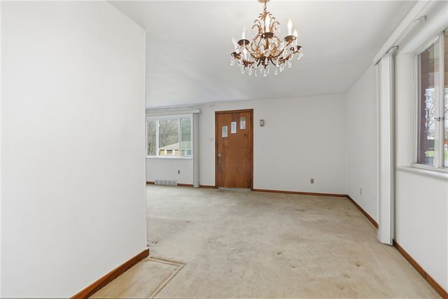 1429 Romano Dr, Bridgeville, PA 15017