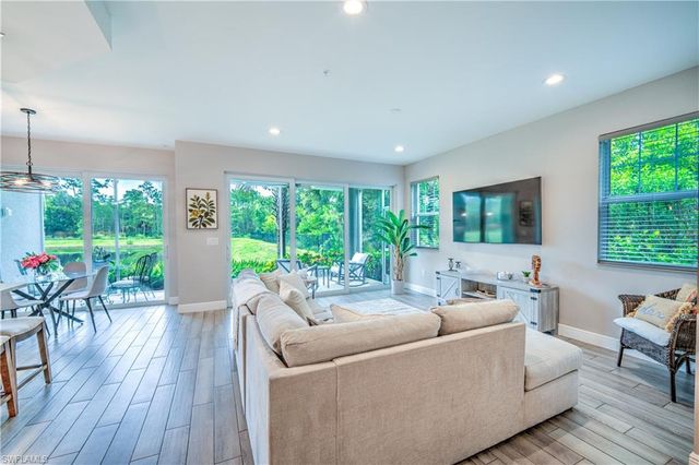 2626 Seychelles CIR 1404, Naples, FL 34112