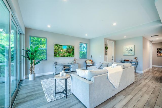 2626 Seychelles CIR 1404, Naples, FL 34112