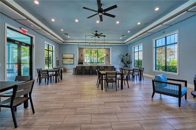 2626 Seychelles CIR 1404, Naples, FL 34112