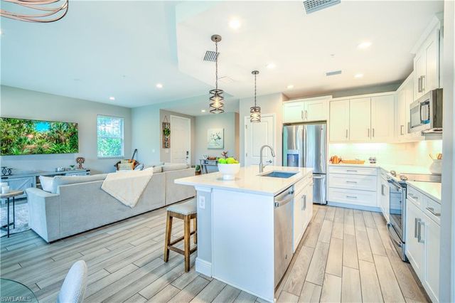 2626 Seychelles CIR 1404, Naples, FL 34112