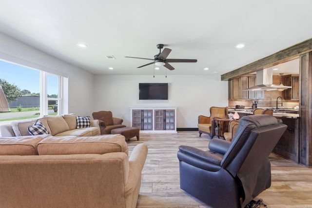103 Byron St, Beebe, AR 72012