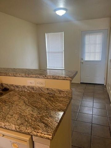 2204 Katy LN B, Georgetown, TX 78626